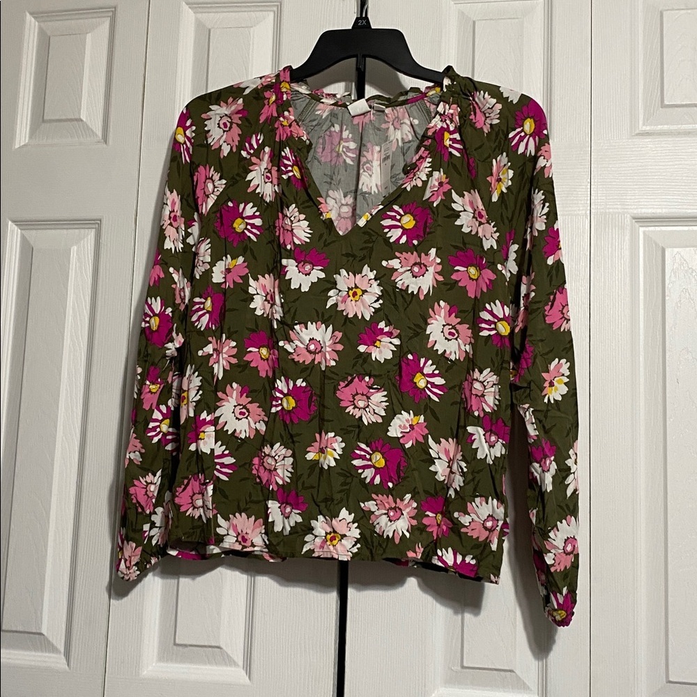 Gap NWT ruffle neck floral top blouse shirt size MEDIUM